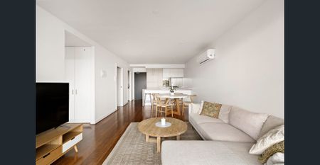 Furnished | Contemporary Living in a Quiet, Convenient Pocket - Photo 3