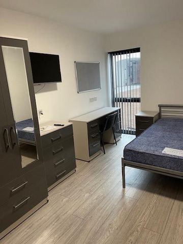 4 bedroom apartment to rent - Photo 5