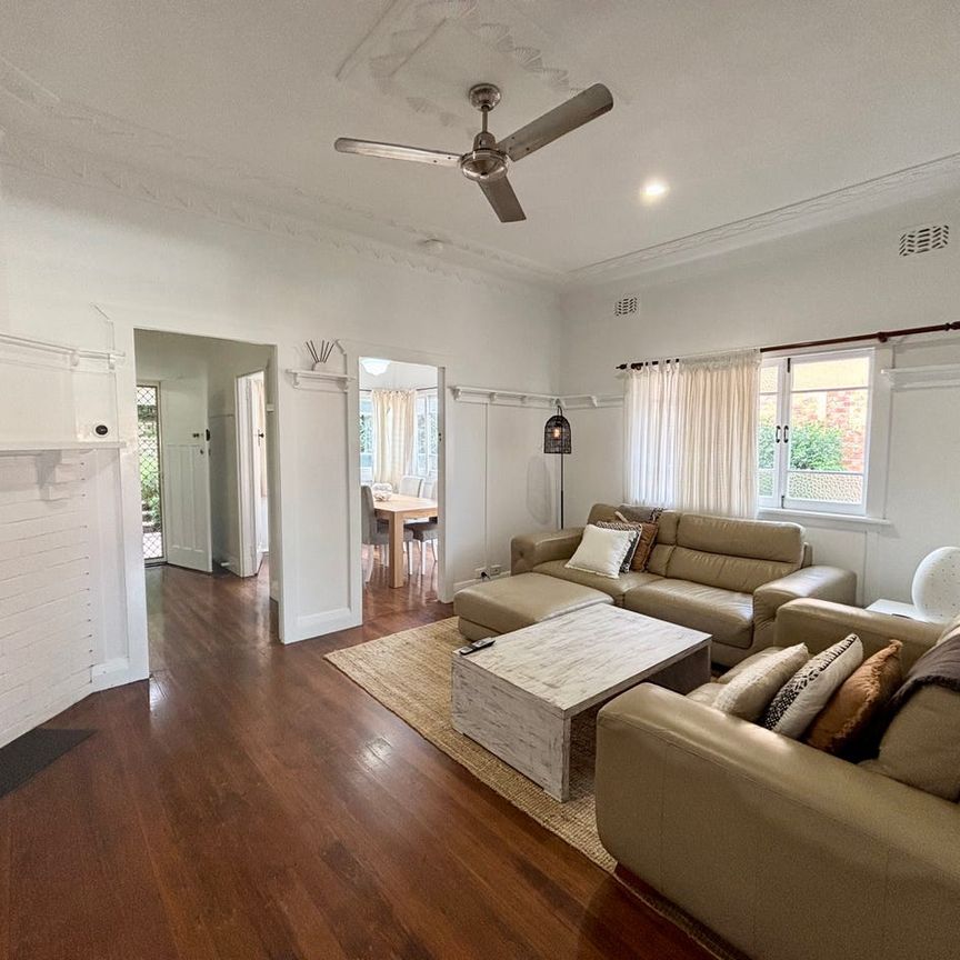 Charming Coastal Retreat at the Jetty - Photo 1