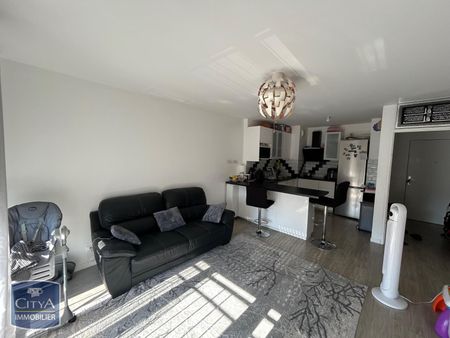 Location Appartement 4 pièces 76m² CORBEIL ESSONNES 91100 - Photo 2