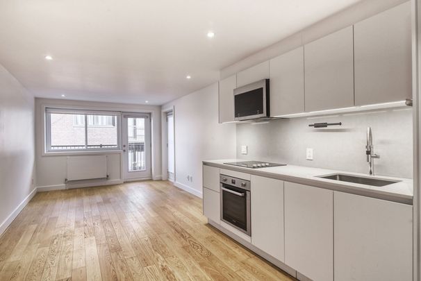 4580 Chemin Queen Mary - Photo 1