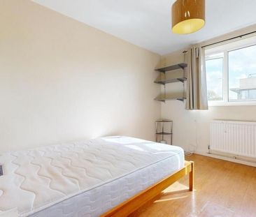 4 bedroom flat share to rent - Photo 4