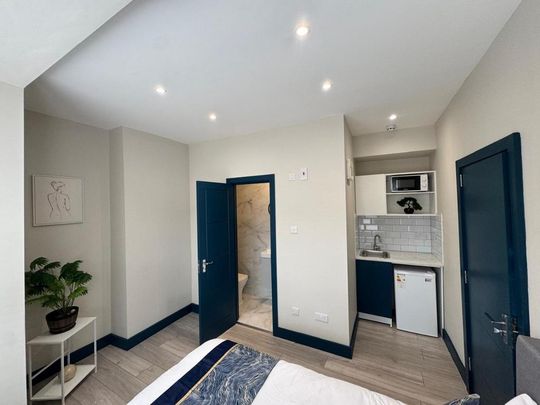 Studio to rent - Photo 1