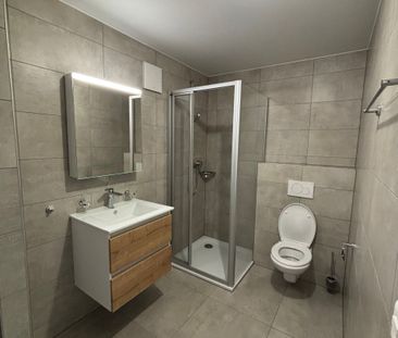 Very nice 2.5 room apartment with terrace, close to shops - Photo 2