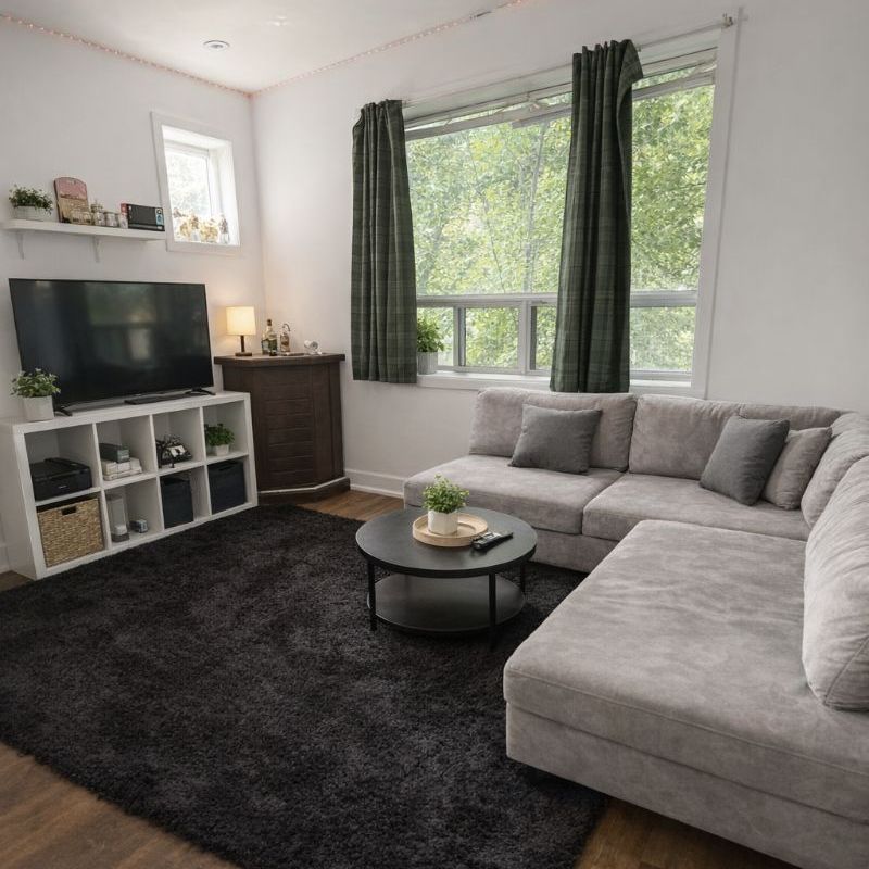 For Lease - 378 Bloor Street Unit# 2, Toronto, Ontario - Photo 1