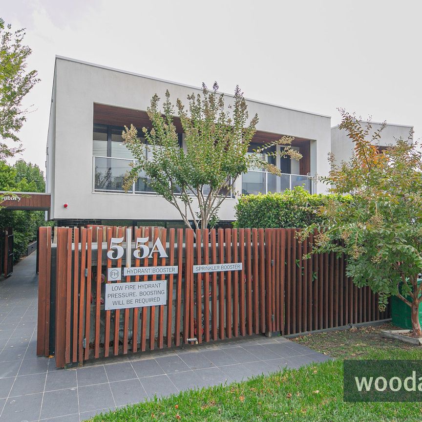 Sophisticated Urban Living in the Heart of Malvern East - Photo 1