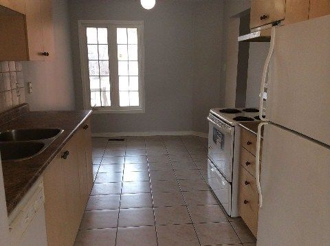 For Lease - 830 Avonshire Court, Mississauga, Ontario - Photo 1