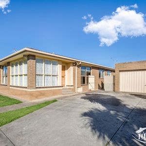 5-bedroom shared house, Finchfield Lane - Photo 2