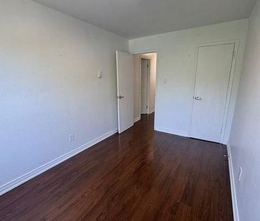 For Lease - 941A Lakeshore Road, Mississauga, Ontario - Photo 3