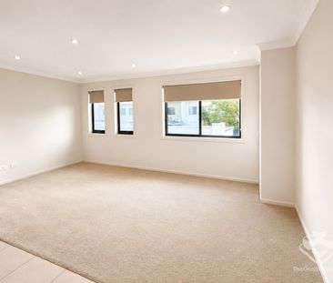 Studio Apartment incl Water Bill - Resort Style Complex 100M to Wes... - Photo 1