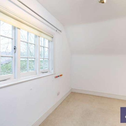 Upper Flat, Elm Park Road, Pinner, HA5 - Photo 1