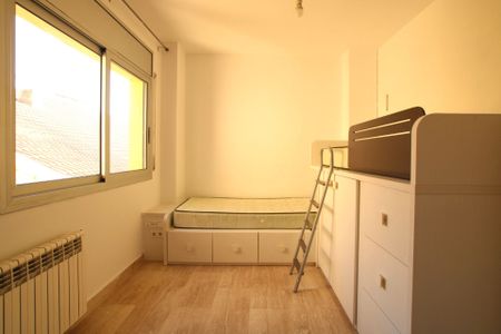 Piso de alquiler en Nucli Urbà - Photo 4