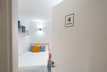 Ronda de Sant Pere, Barcelona, Catalonia 08010