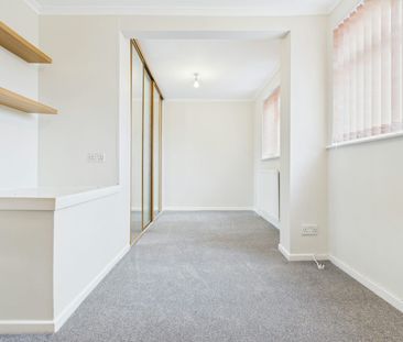 Detached house to rent on - Photo 2