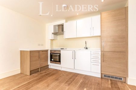 1 bedroom apartment to rent Hooley Lane, Redhill, Surrey, RH1 - Photo 2
