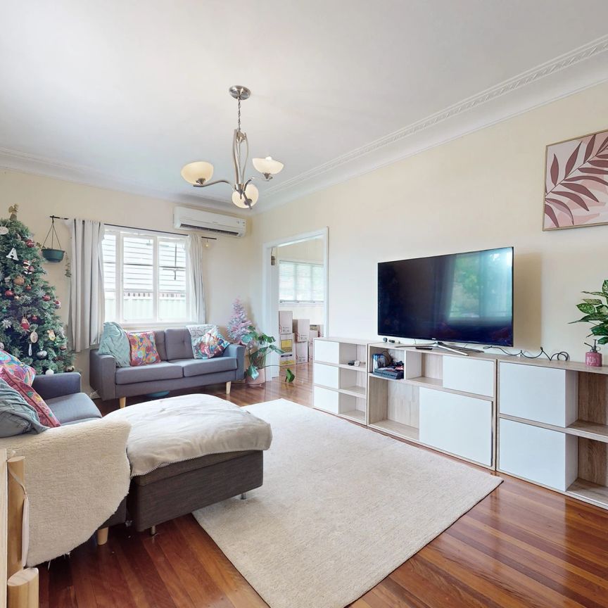 Charming Three Bedroom Home with Modern Amenities - Photo 1