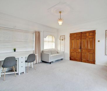 4 bedroom property to rent - Photo 2