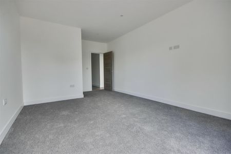 Lombardy House, Governors Walk - Photo 3