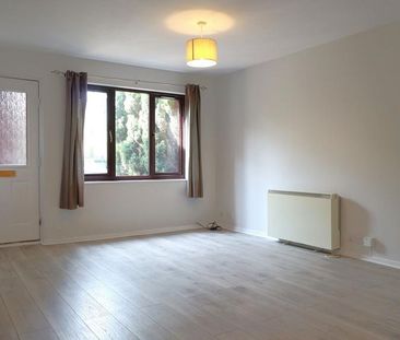 1 bedroom ground floor flat to rent - Photo 3