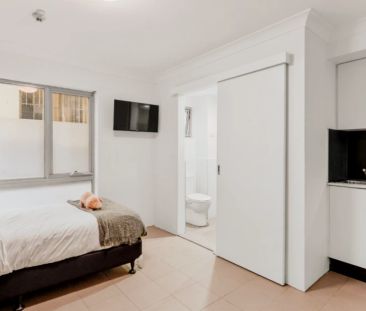 Deluxe Single I Studio (Window) - Photo 2