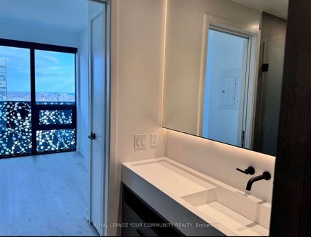 For Lease - 55 charles Street Unit# 4501, Toronto, Ontario - Photo 3