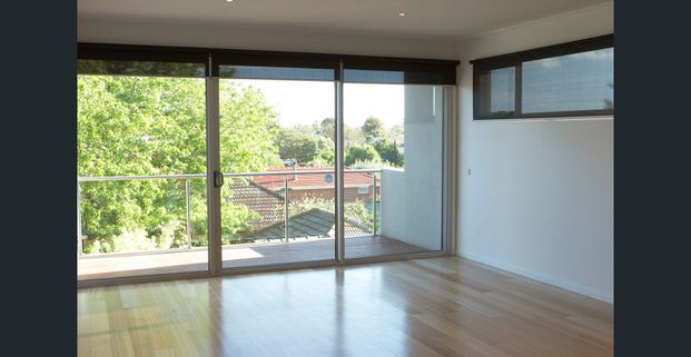 2 LEVELS, 2 BEDS, 2 BATHS, IN BOUTIQUE GROUP! - Photo 1