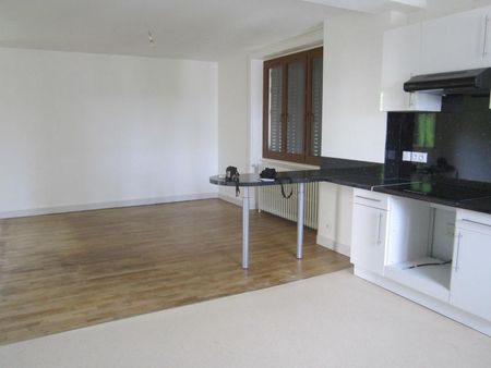 Location Maison 115m² USSEL 19200 - Photo 2