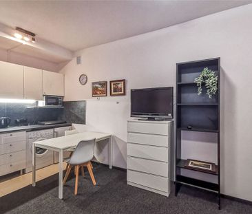 Kawalerka w centrum na wynajem, niskie opłaty - Zdjęcie 4