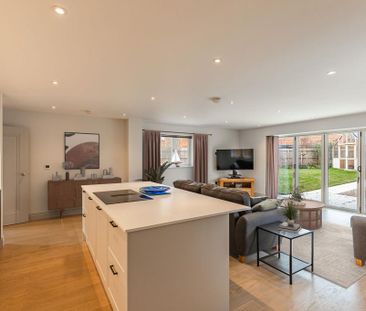 4 bedroom detached house to rent - Photo 3