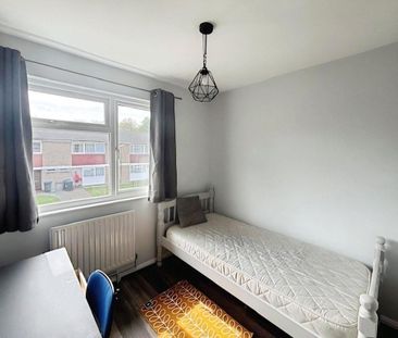 4 bedroom terraced house to rent - Photo 1