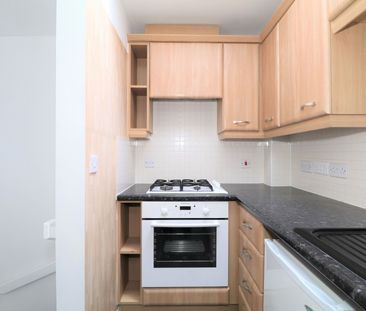 Farnborough Avenue, Rugby - Photo 3