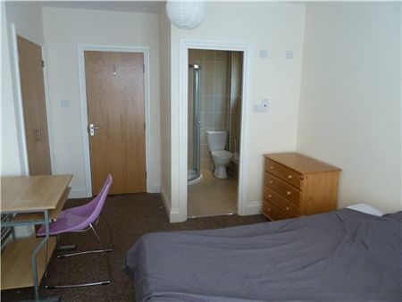2 rooms left - all ensuite apartment - Photo 4