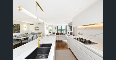 Stylish 3 Bedroom Sub Penthouse - Breathtaking Waterviews - Photo 5