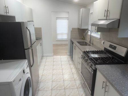For Lease - 45 Elmvale Crescent Unit# UPPER, Toronto, Ontario - Photo 4