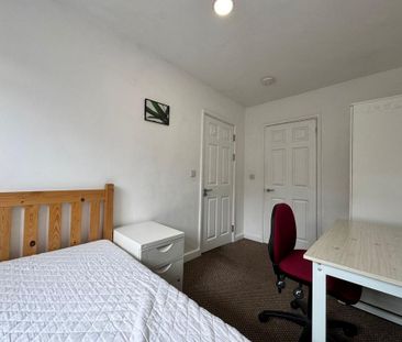 1 bedroom in a house share to rent - Photo 6