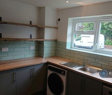 1 bedroom in a flat share to rent - Photo 6