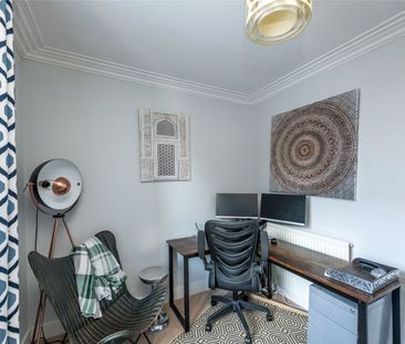 4 bedroom terraced house to rent - Photo 2