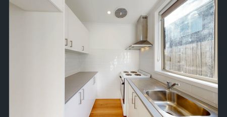 A Rare Riverside Find! - Photo 3