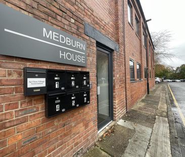 4 bedroom Student Flat to rent in Medburn House, Barker Street, Shi... - Photo 2