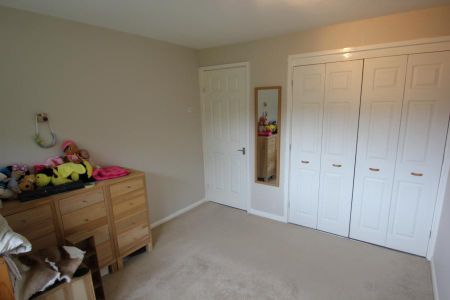 Wansford Green, Woking - 1 bedroomProperty for lettings - Seymours - Photo 5