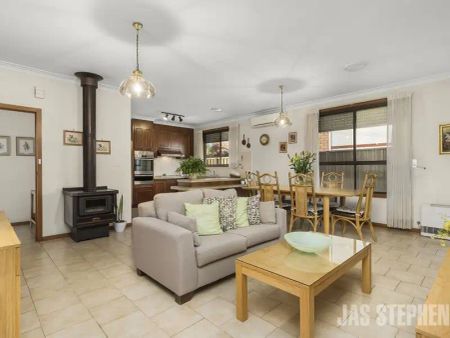 “FAMILY HOME IN THE HEART OF FOOTSCRAY” - Photo 5