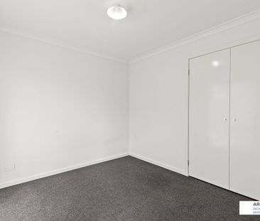 8 Kirkham Dr, Thornhill Park, VIC, 3335 - Photo 1