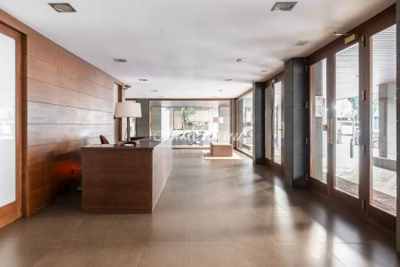 Vivienda temporal con terraza junto a Turó Park - Photo 3