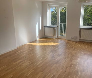 Rönnebergsgatan 18, Öster - Foto 1