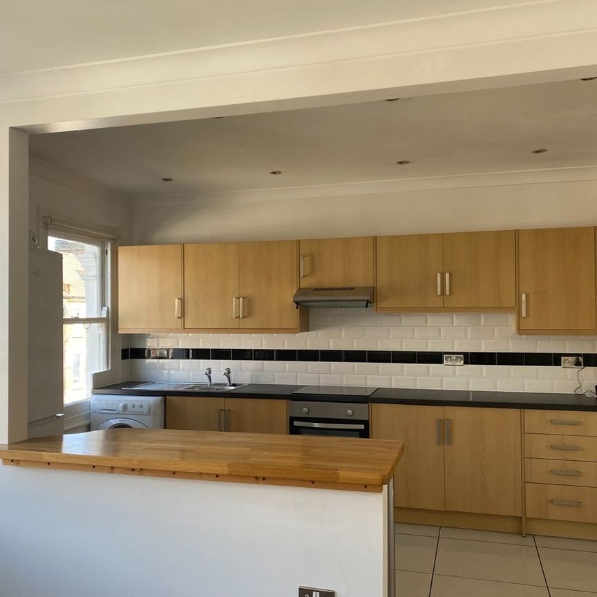 2 Bed Flat, Brixton, SW2 - Photo 1