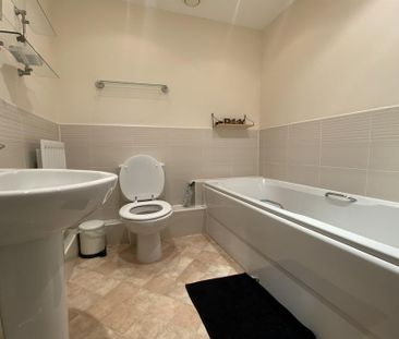 2 bedroom flat to rent - Photo 5