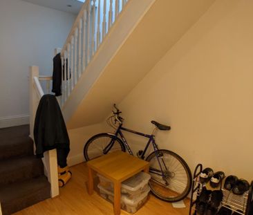 3 bedroom flat to rent - Photo 3