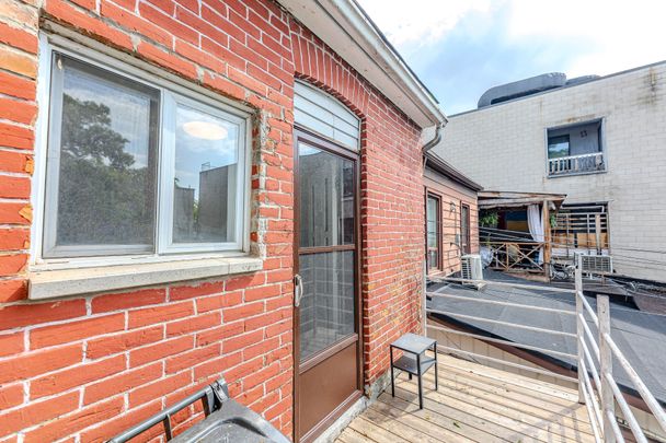 For Lease - 1573 Dundas Street Unit# 2nd floor, Toronto, Ontario - Photo 1