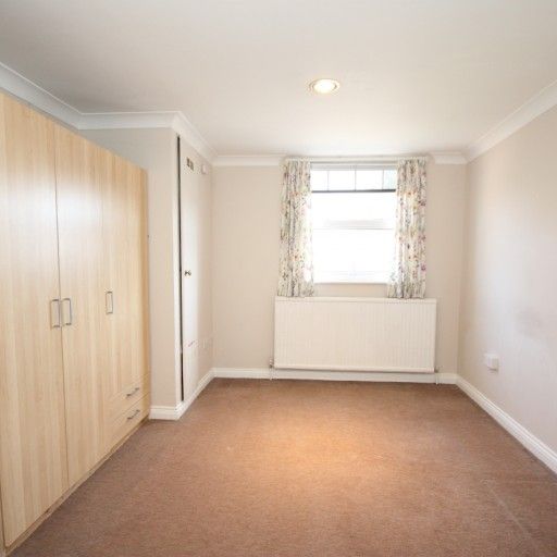 Chobham Road, Woking - Photo 1