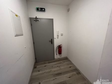 Pronájem bytu 1+kk 22 m² - Фото 4